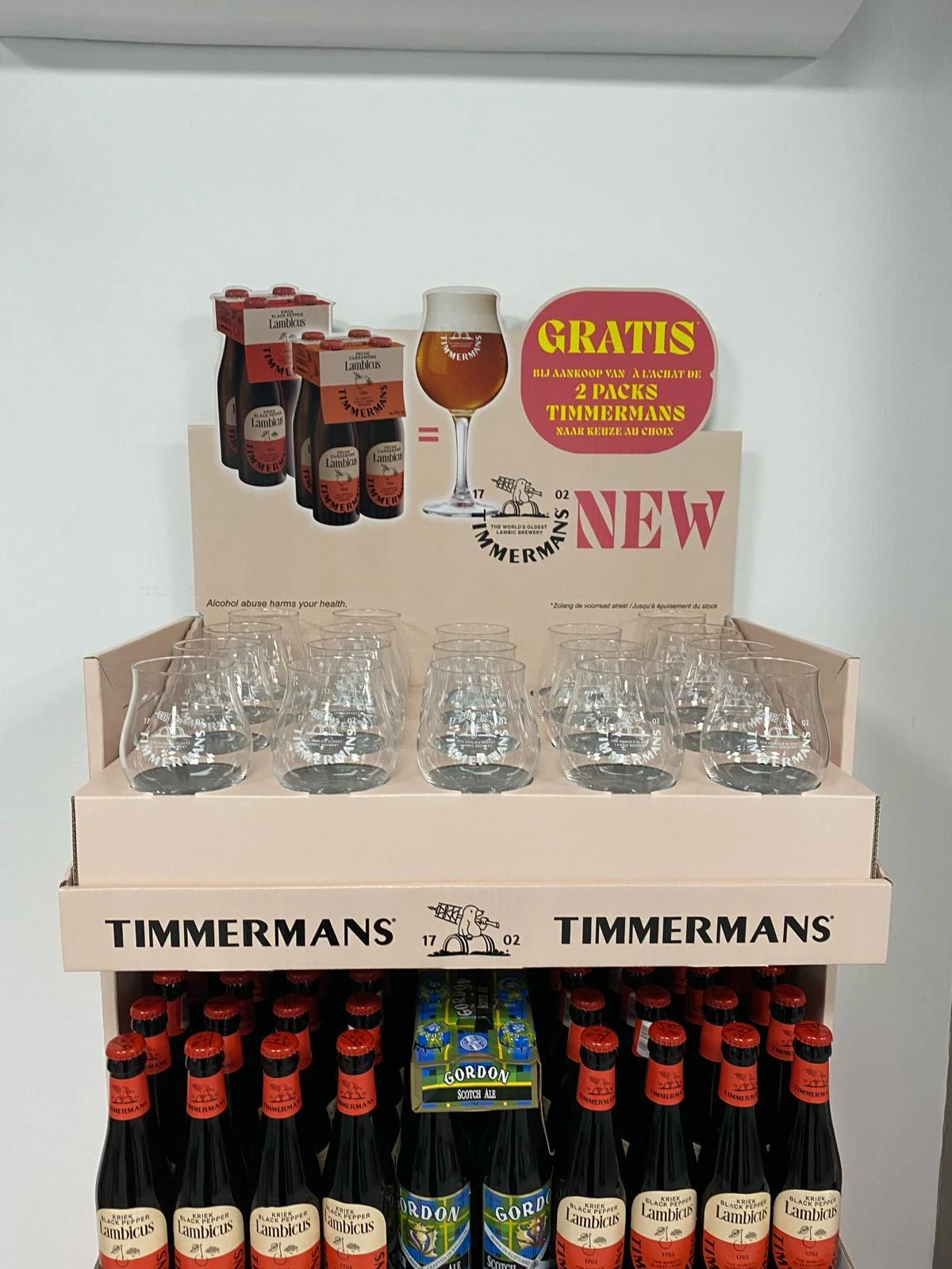 Timmermans — Detail van het glazenplateau en de topkaart