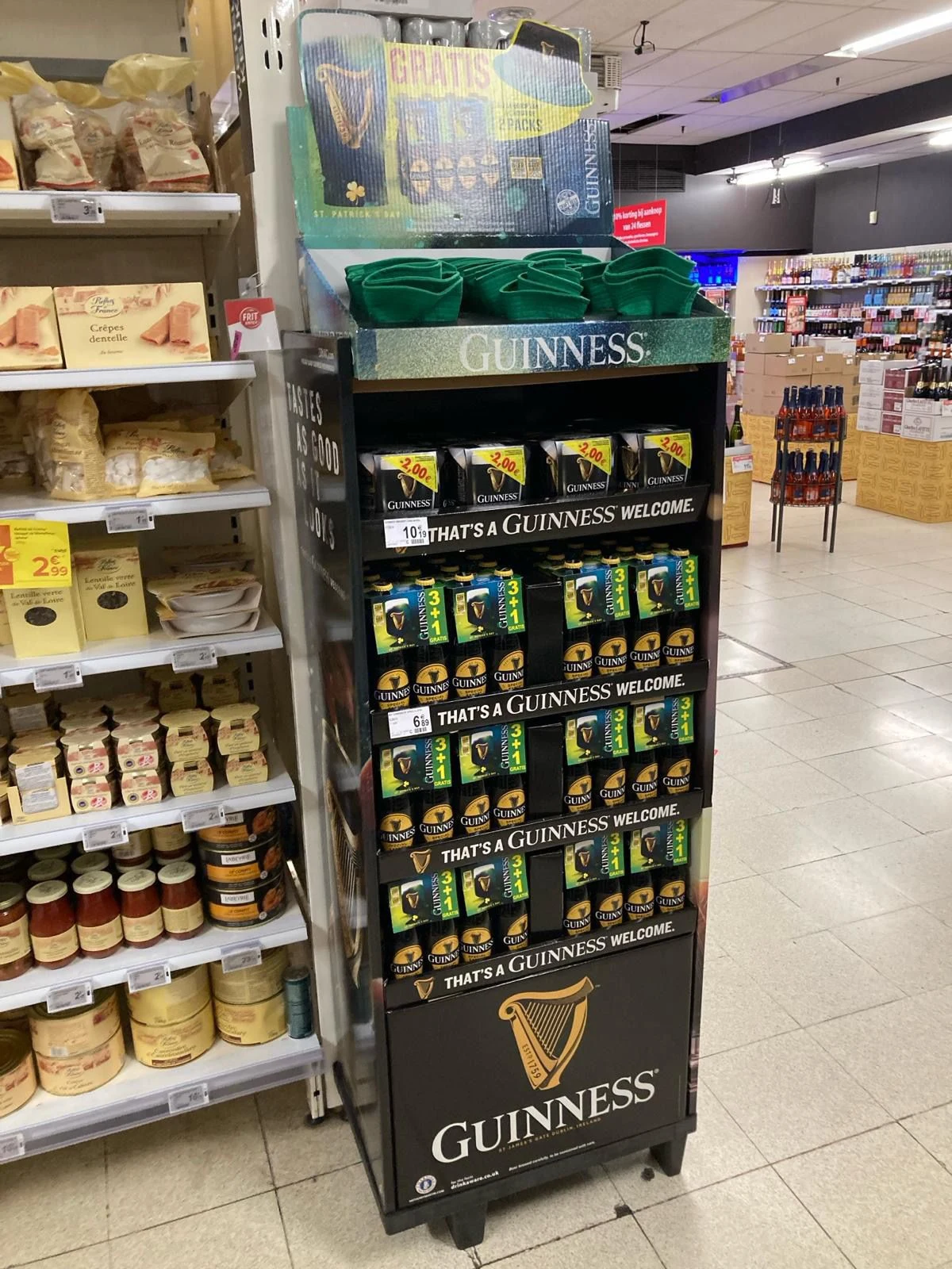 Guinness — Vloerdisplay in de winkel
