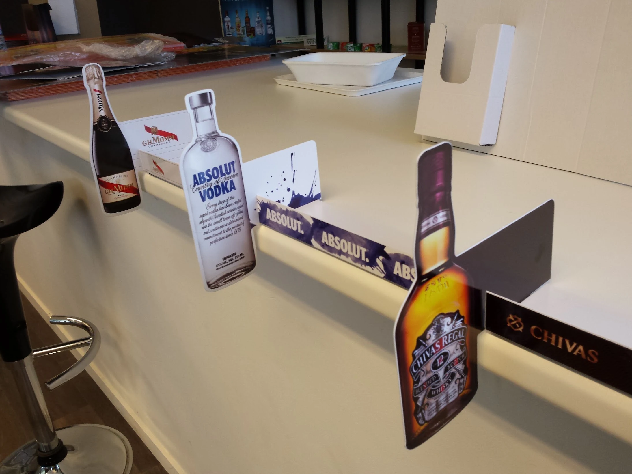 Mumm · Absolut · Chivas — Schapverdelers met silhouetten