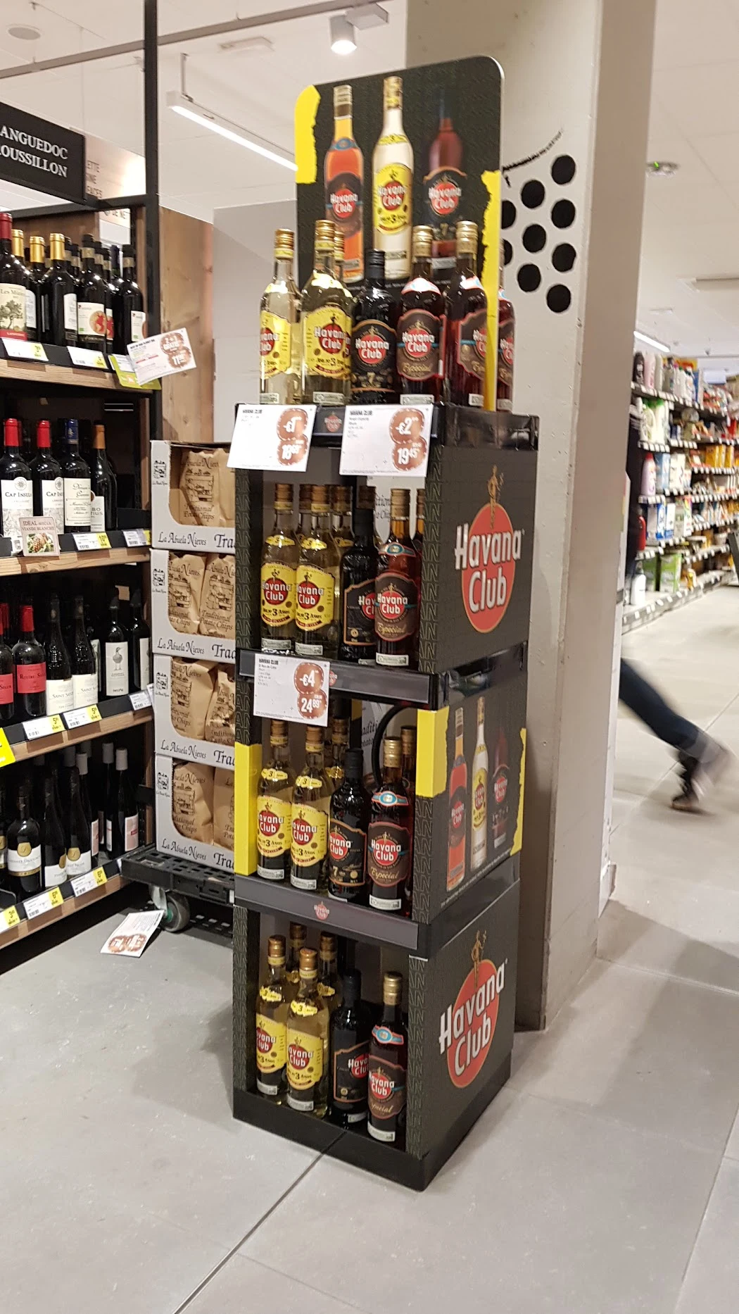 Havana Club — Gevuld display in de winkel