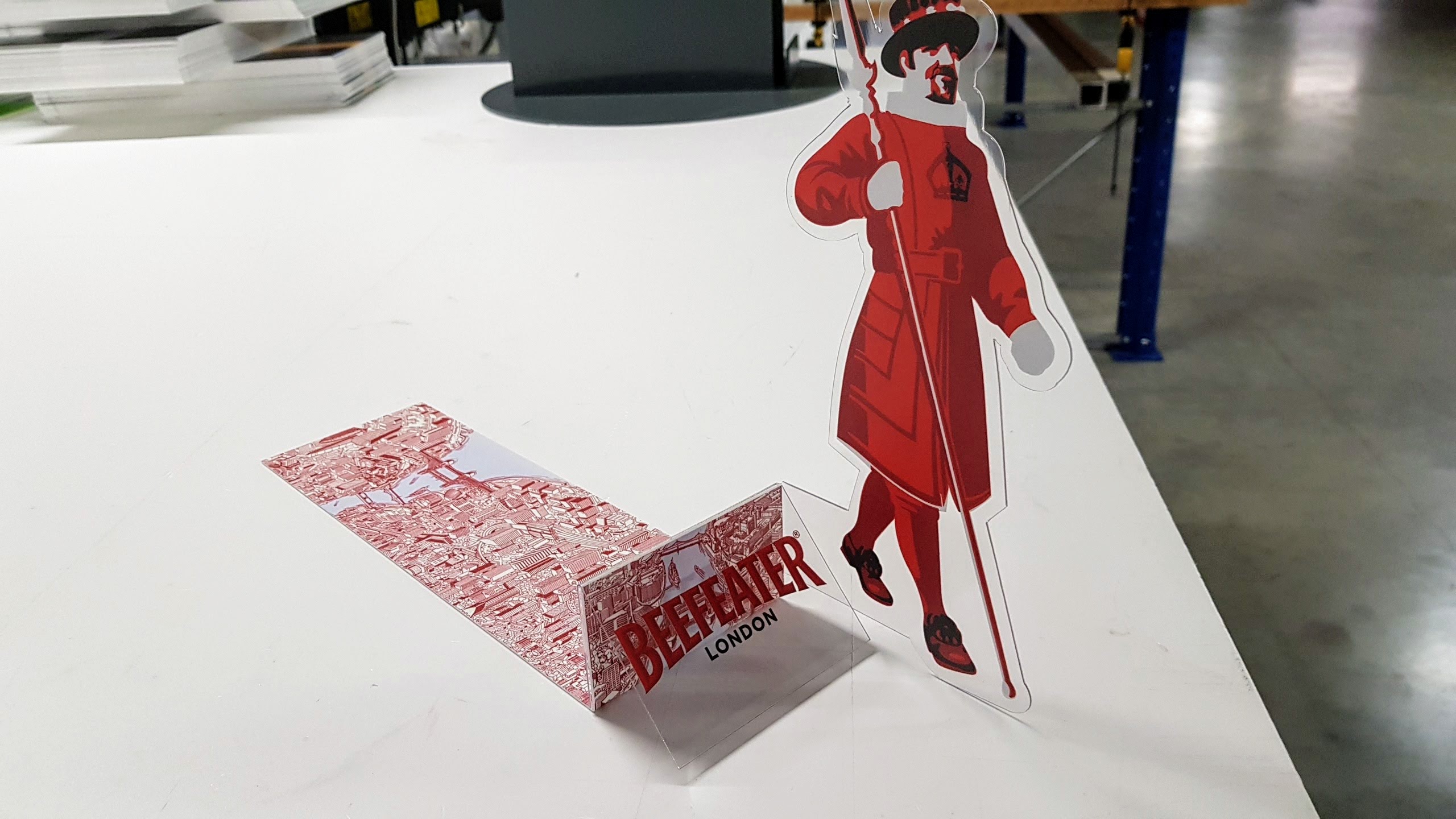 Beefeater — Detail van het acryl